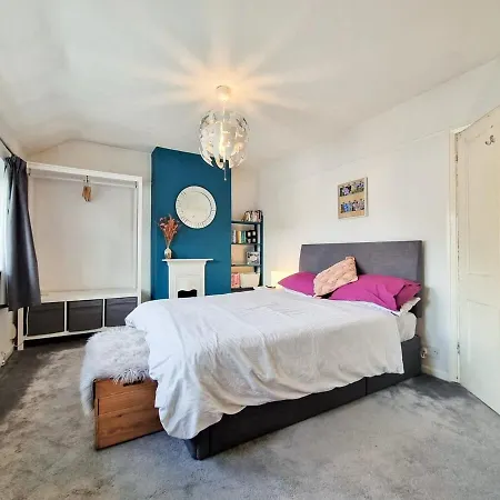 Lägenhet Luckwell Two Bedroom