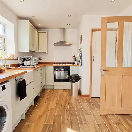 Luckwell Two Bedroom Lägenhet Bristol